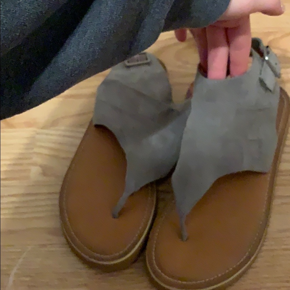 Sandals - Picture 2 of 3